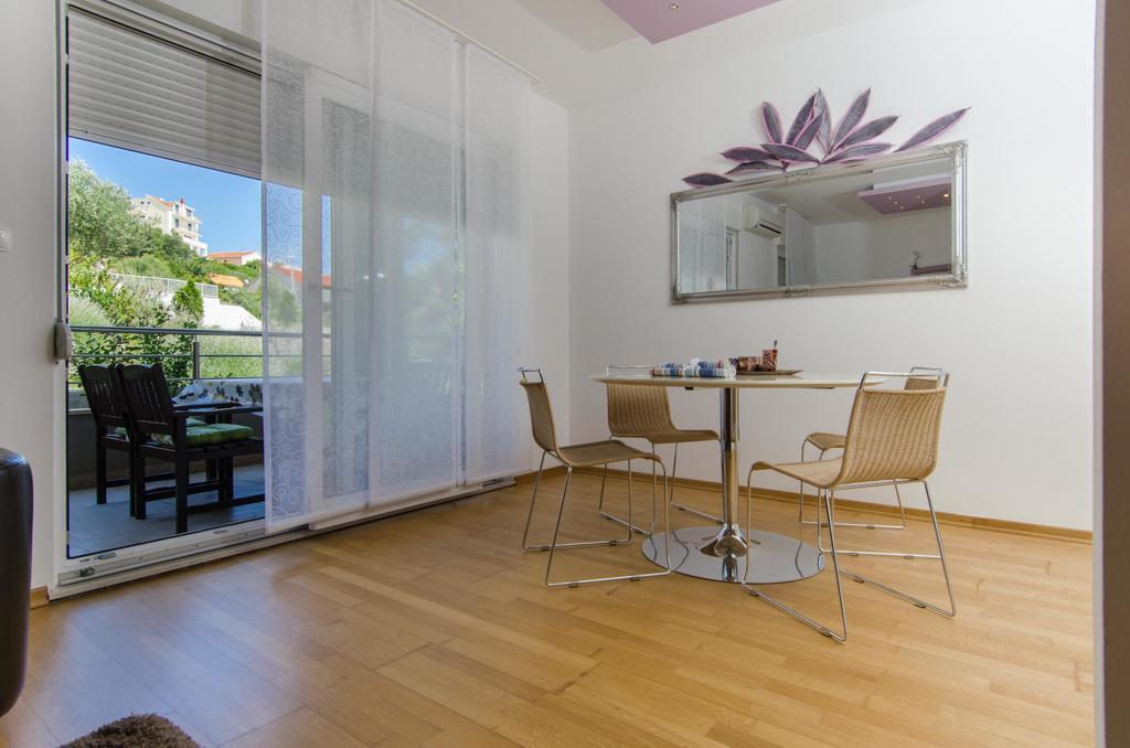 Deluxe Apartment Bagaric Trogir Room photo