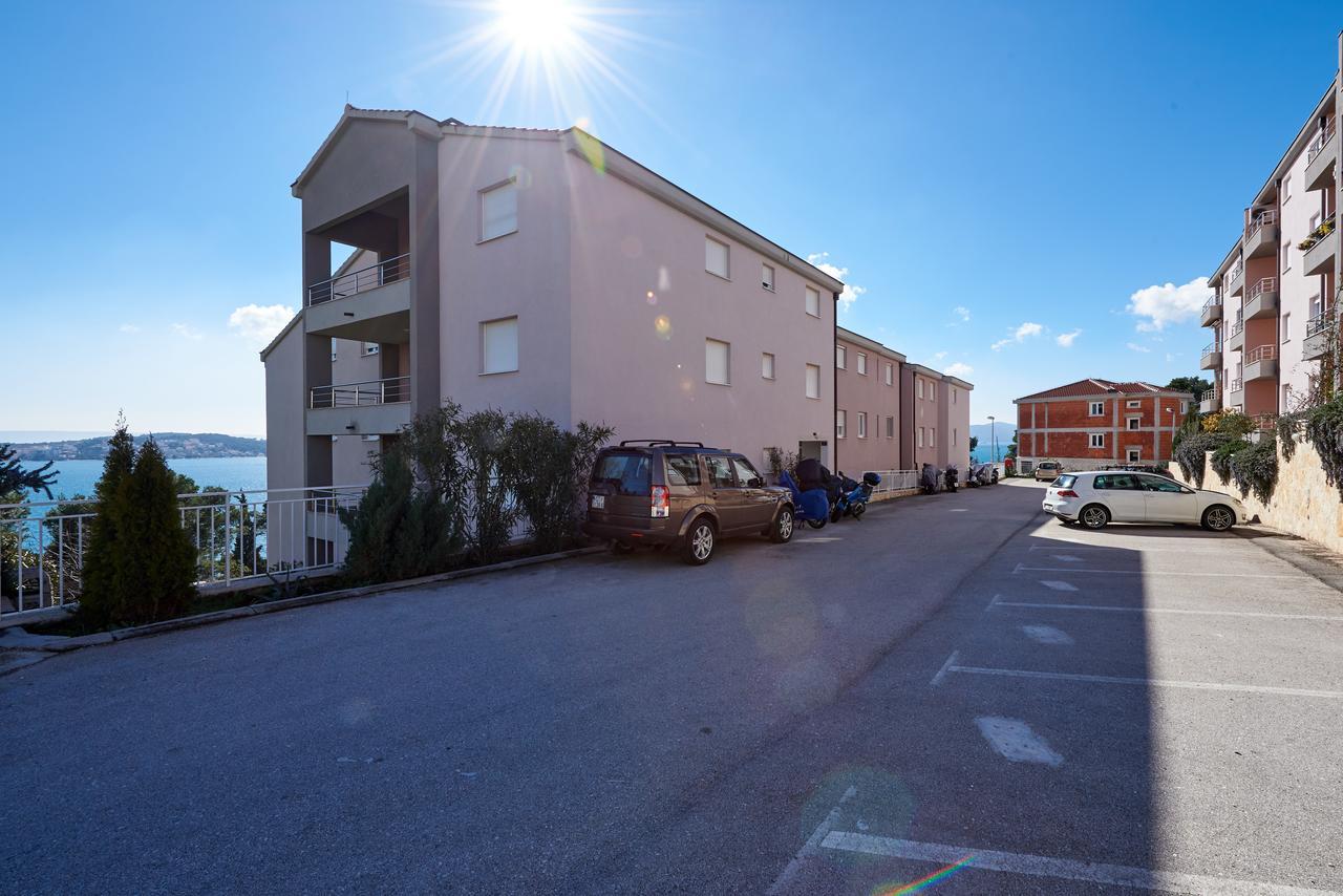 Deluxe Apartment Bagaric Trogir Exterior photo